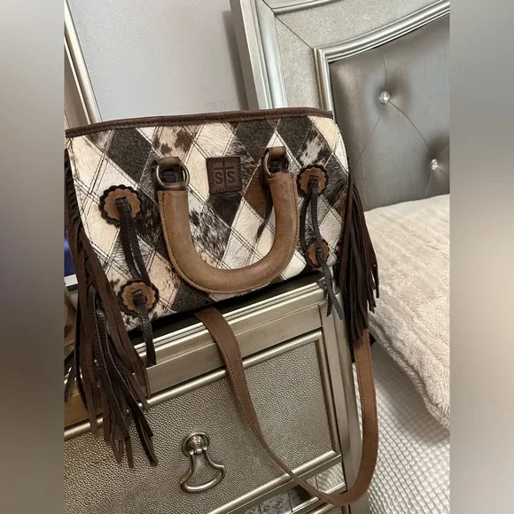 Stylish Brown and Cream Fringe Handbag - Picture 2 of 10